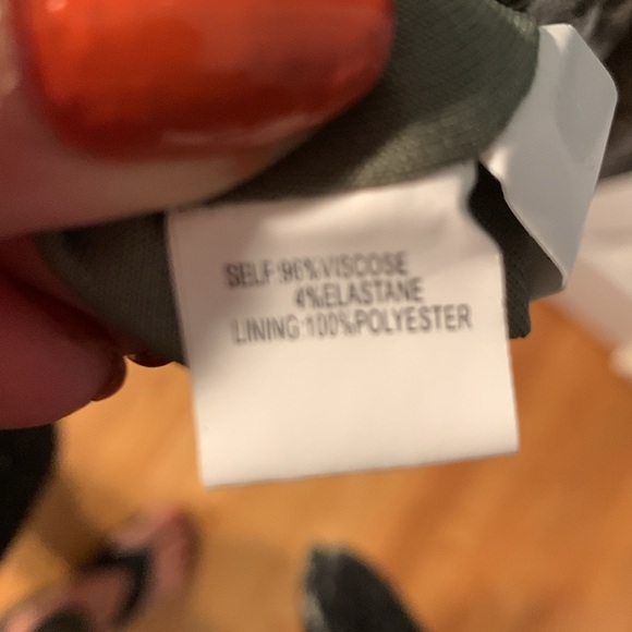 Kay Unger New York dress. 3/4 sleeve. Lined gathered sides size 10 - Picture 8 of 8